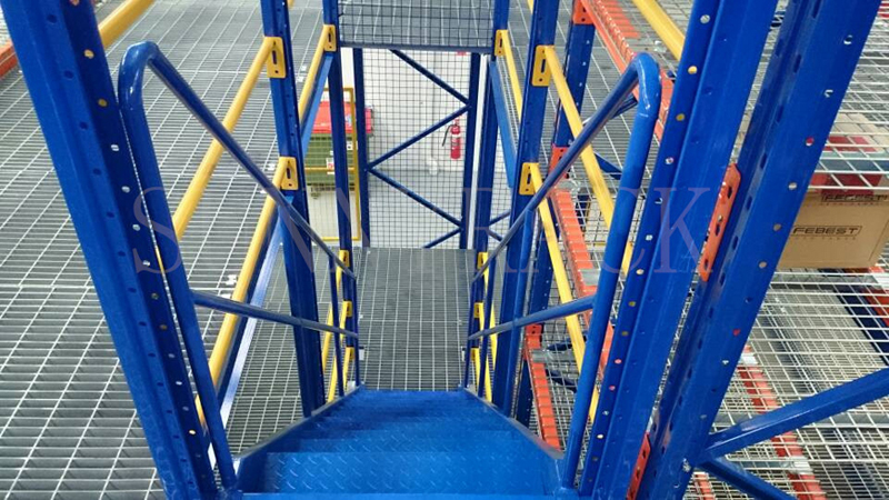 奔腾（澳洲）三层阁楼式货架案例